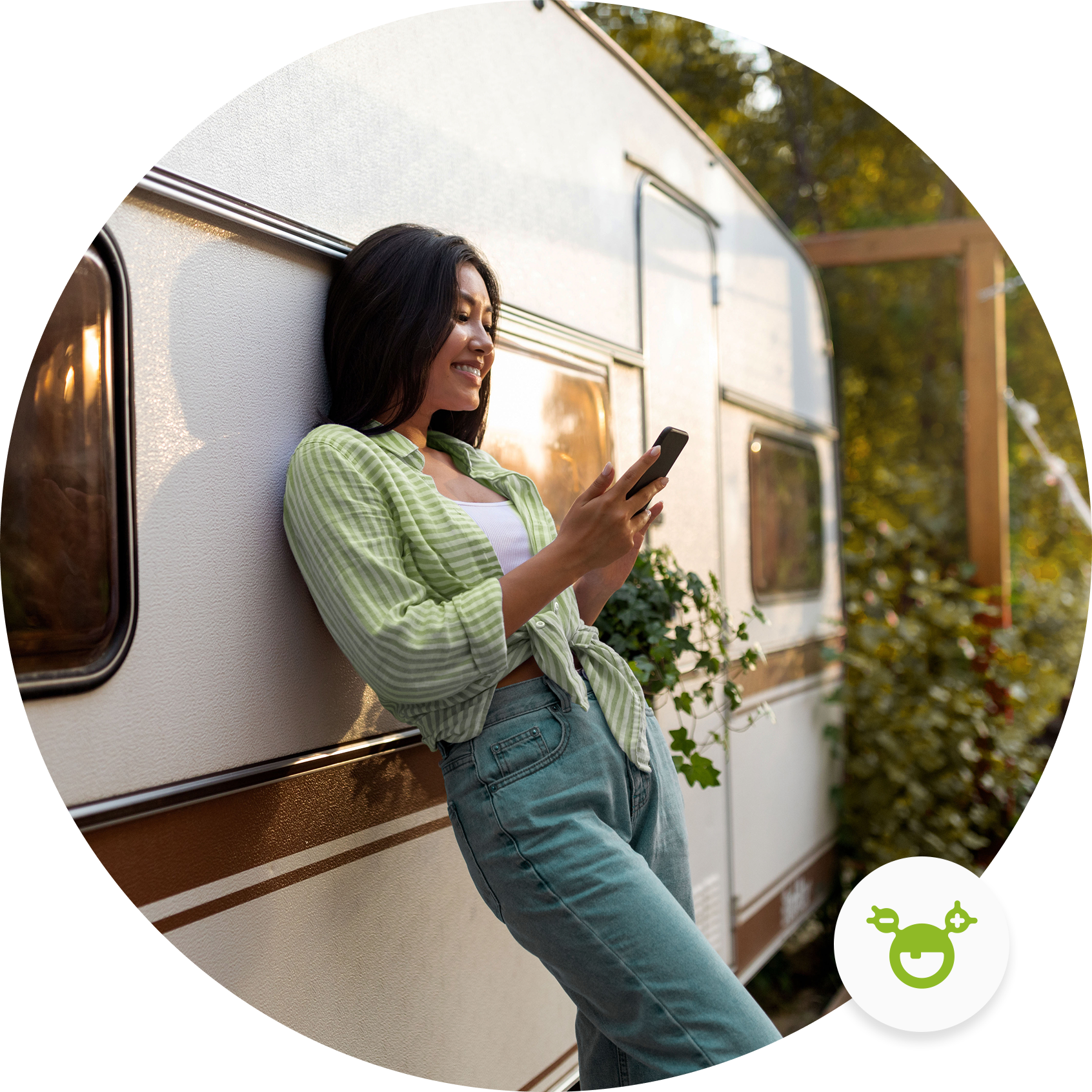 Lifestyle_woman_phone_CGM
